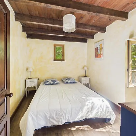 بيت للعطل Jolie Maison Avec Piscine Et Jardin Au Calme