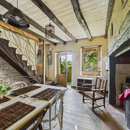 بيت للعطل Jolie Maison Avec Piscine Et Jardin Au Calme