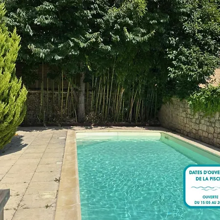 Jolie Maison Avec Piscine Et Jardin Au Calme Hébergement de vacances *